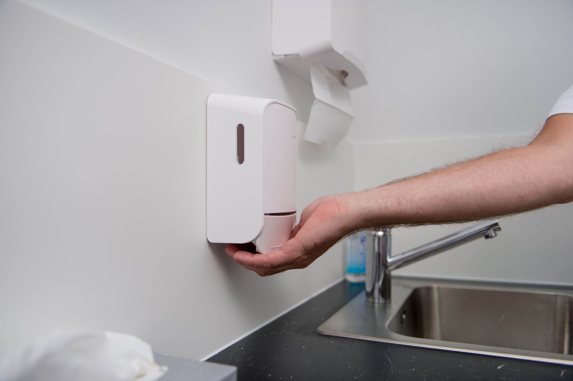 Dispensers en afvalbakken